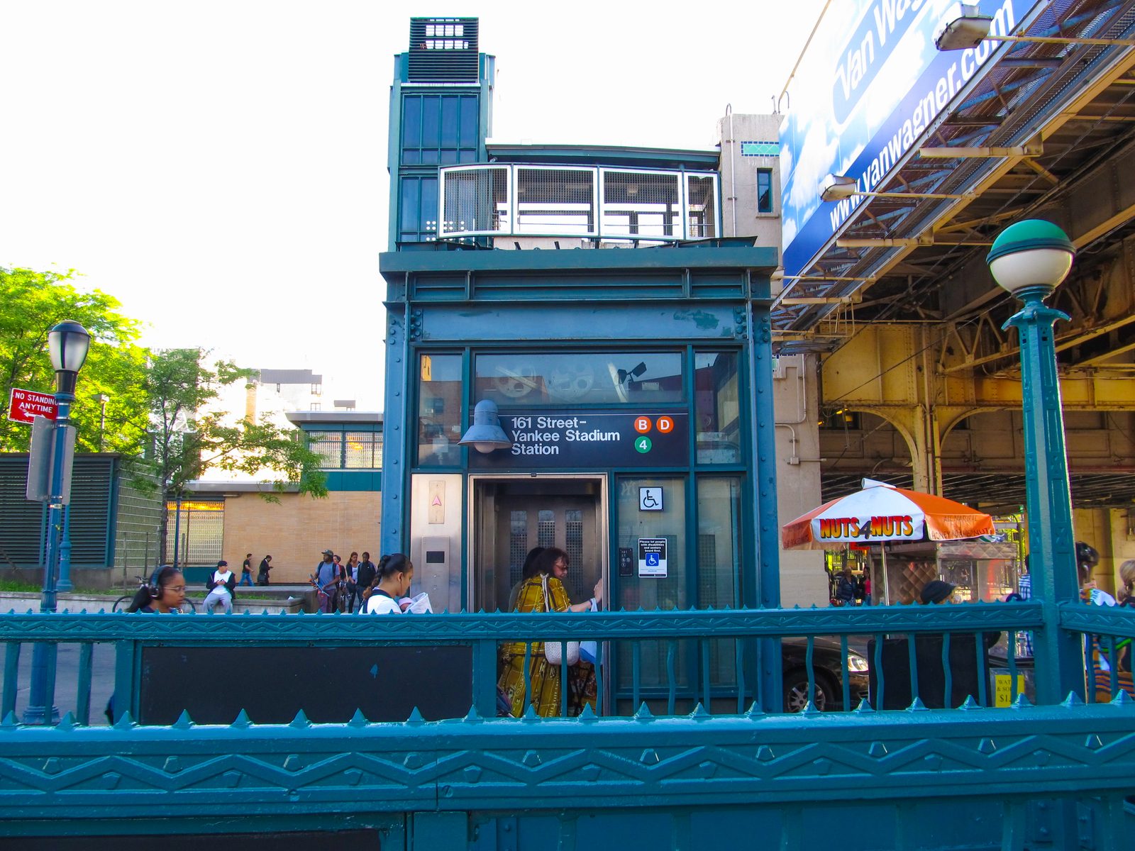 161 St-Yankee Stadium Station, view 1